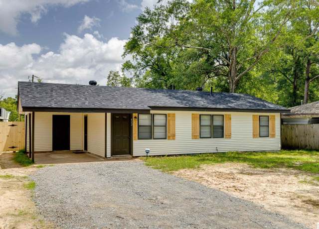 Property at 422 Sandal St, West Monroe, LA 71292, 3 beds, 1 bath
