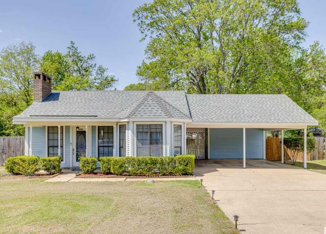 Property at 121 Liner Dr, Monroe, LA 71203, 3 beds, 2 baths