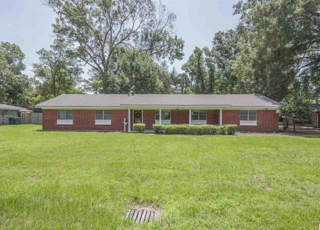Property at 1010 Glenmar Ave, Monroe, LA 71201, 3 beds, 2 baths