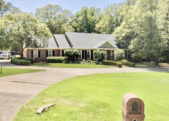 Property at 1850 Post Oak Pl, Bastrop, LA 71220, 4 beds, 2.5 baths