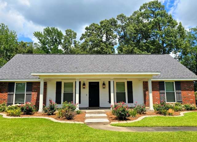 Property at 109 Stonecliff Dr, West Monroe, LA 71291, 3 beds, 2 baths