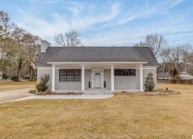 Property at 6676 Kinloch St, Winnsboro, LA 71295, 3 beds, 3 baths