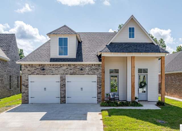 Property at 2110 Bienville Dr, Monroe, LA 71201, 3 beds, 2 baths