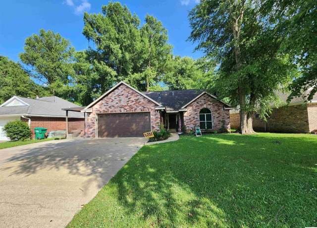 Property at 300 Timberwood Dr, Monroe, LA 71203, 3 beds, 2 baths