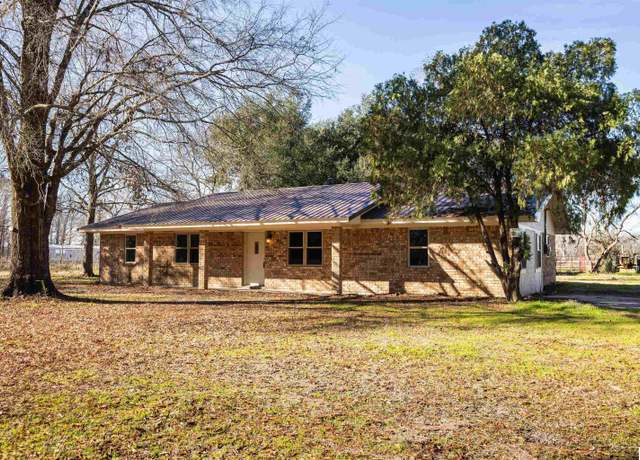 Property at 176 Jigger Point Rd, Winnsboro, LA 71295, 3 beds, 1.5 baths