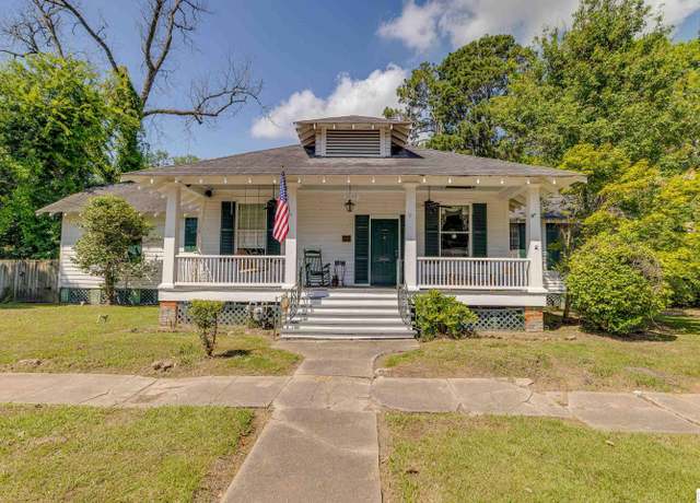 Property at 1005 N 3rd St, Monroe, LA 71201, 3 beds, 2 baths