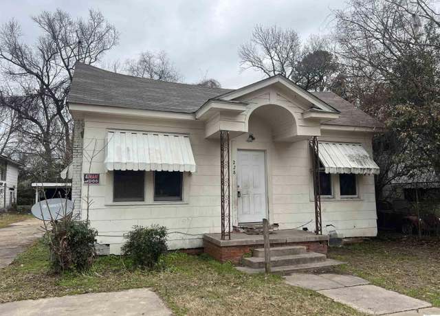 Property at 228 Pargoud Dr, Monroe, LA 71202, 5 beds
