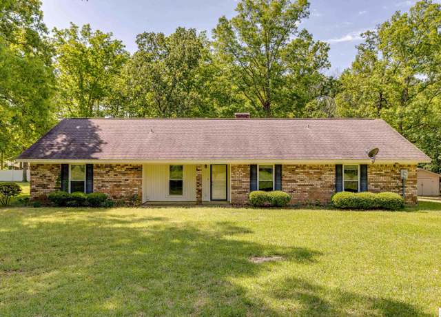 Property at 168 Carter Ln, Monroe, LA 71203, 3 beds, 2 baths