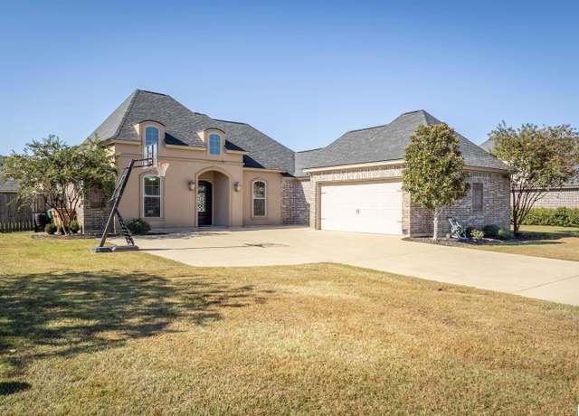 Property at 205 Medalist St, Monroe, LA 71203, 4 beds, 3 baths