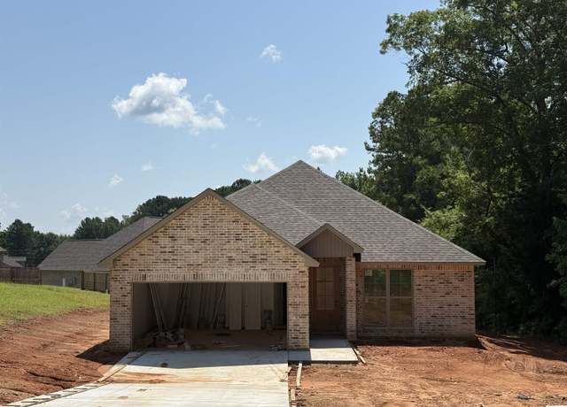Property at 102 Lovemore Dr, Ruston, LA 71270, 3 beds, 2 baths