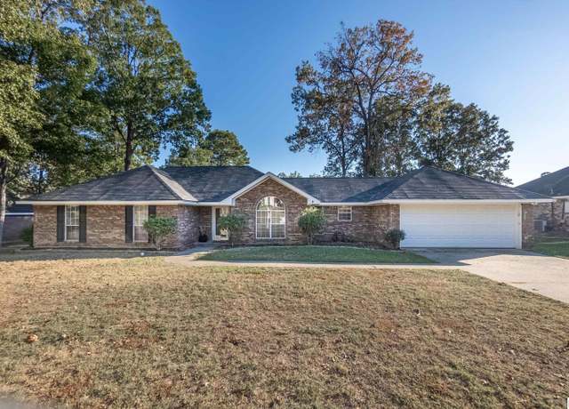 Property at 109 Elmsley Dr, West Monroe, LA 71292, 4 beds, 2 baths