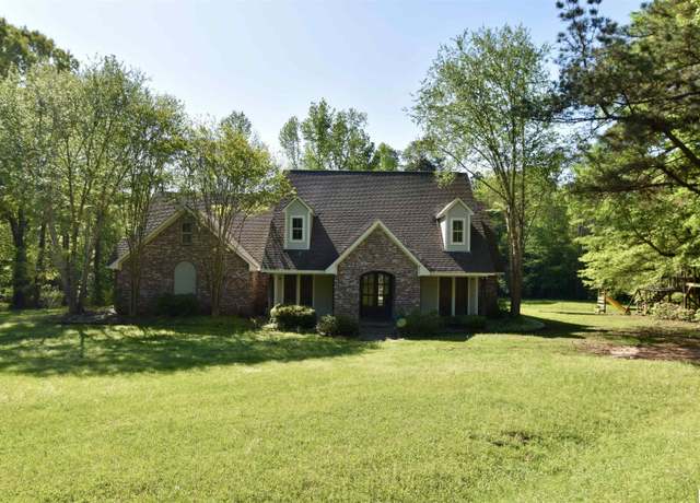 Property at 613 Beatty Rd, Ruston, LA 71270, 6 beds, 4 baths