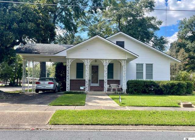 Property at 2010 West St, Winnsboro, LA 71295, 4 beds, 2 baths