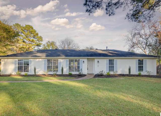 Property at 30 Paige Dr, Monroe, LA 71203, 3 beds, 2 baths