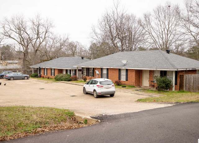 Property at 909 Gill St, Ruston, LA 71270, 8 beds