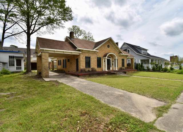 Property at 504 N Trenton St, Ruston, LA 71270, 3 beds, 2 baths