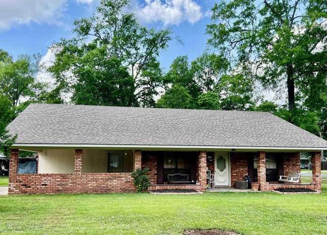Property at 2405 Swiss St, West Monroe, LA 71291, 3 beds, 3 baths
