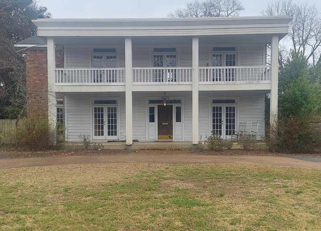 Property at 1402 Park Ave, Monroe, LA 71201, 3 beds, 2.5 baths