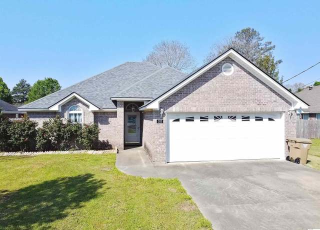 Property at 102 Arapaho Dr, Monroe, LA 71203, 3 beds, 2 baths