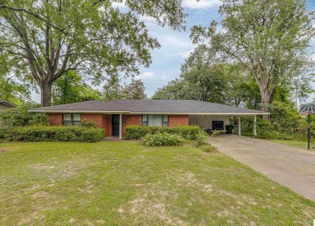 Property at 1414 Elizabeth St, West Monroe, LA 71291, 3 beds, 2 baths