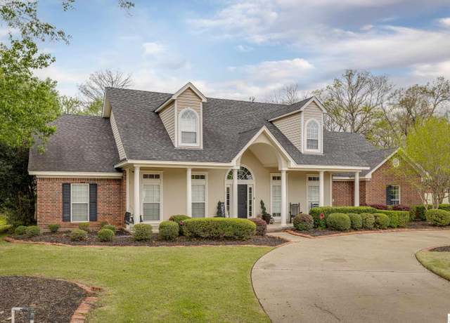 Property at 1403 Frenchmans Bend Rd, Monroe, LA 71203, 5 beds, 3.5 baths