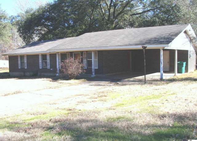 Property at 401 Leon Dr, Jonesboro, LA 71251, 3 beds, 2 baths