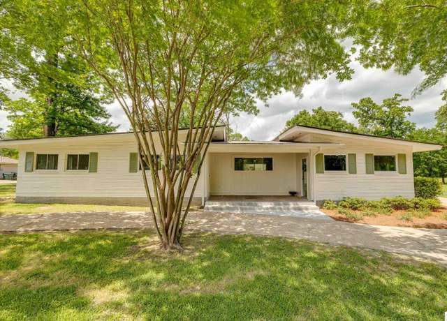 Property at 2501 Katherine Dr, Monroe, LA 71201, 3 beds, 2.5 baths