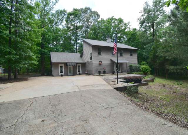 Property at 2105 Franklin Ave, Ruston, LA 71270, 3 beds, 3 baths
