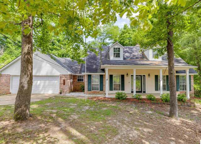 Property at 307 Briarcliff Dr, West Monroe, LA 71291, 4 beds, 2.5 baths