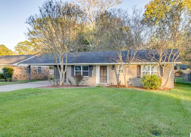 Property at 2012 Spencer Ave, Monroe, LA 71201, 3 beds, 2 baths