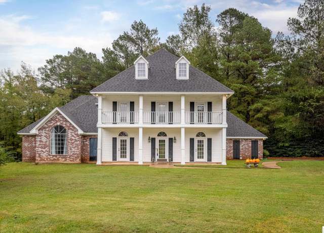 Property at 121 Bonnabel Pl, West Monroe, LA 71291, 4 beds, 3 baths