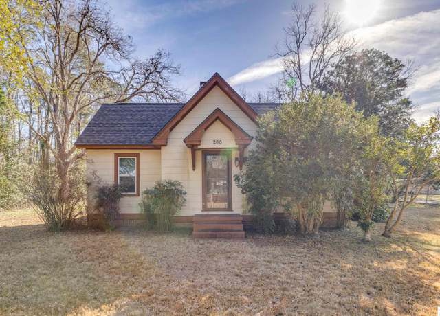Property at 200 Kentucky St, Monroe, LA 71203, 2 beds, 1 bath