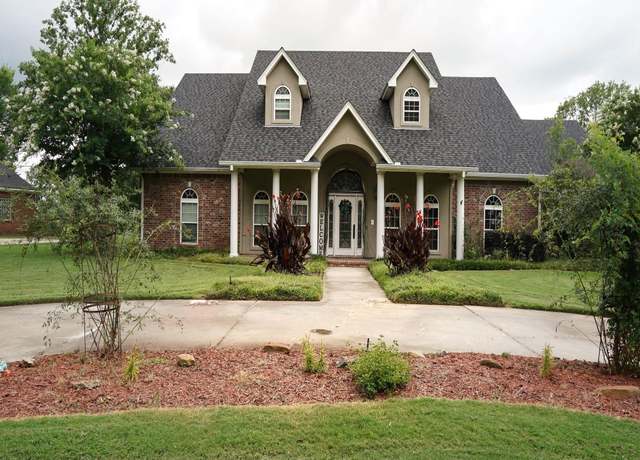 Property at 130 E Frenchmans Bend Rd, Monroe, LA 71203, 6 beds, 4.5 baths