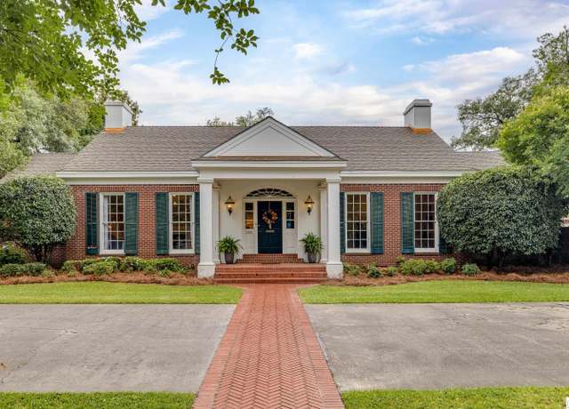 Property at 2201 Marie Pl, Monroe, LA 71201, 3 beds, 4.5 baths