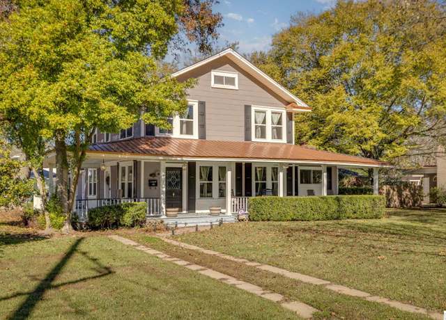 Property at 1201 Park Ave, Monroe, LA 71201, 4 beds, 2.5 baths