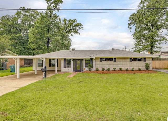 Property at 2219 Redwood Dr, Monroe, LA 71201, 4 beds, 3 baths