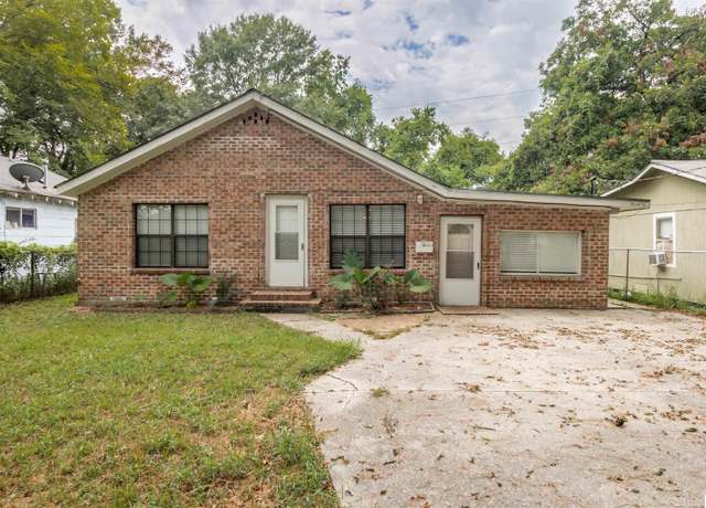 Property at 320 Bell Ave, Monroe, LA 71203, 3 beds, 2 baths