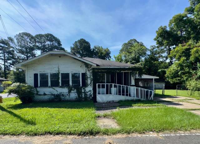 Property at 2314 Grammont St, Monroe, LA 71201, 3 beds, 1.5 baths