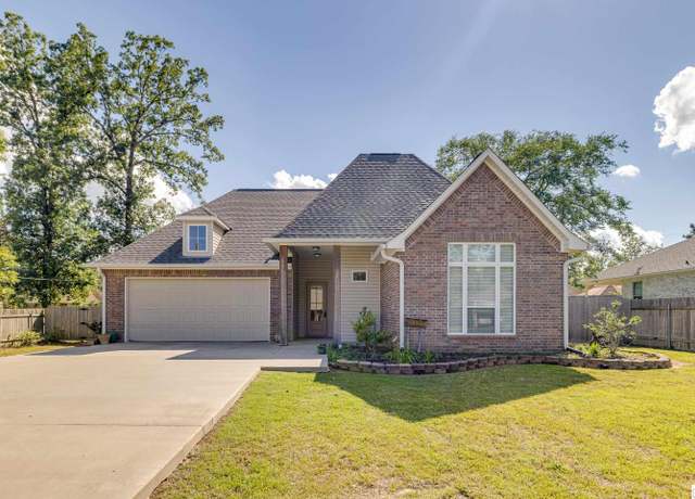 Property at 116 Bordeaux Dr, West Monroe, LA 71291, 4 beds, 2 baths