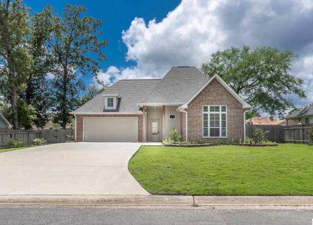 Property at 116 Bordeaux Dr, West Monroe, LA 71291, 4 beds, 2 baths