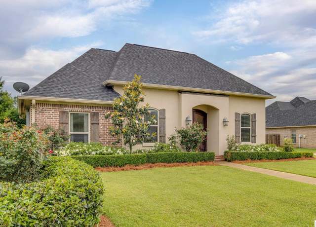 Property at 467 E Frenchmans Bend Rd, Monroe, LA 71203, 4 beds, 2.5 baths