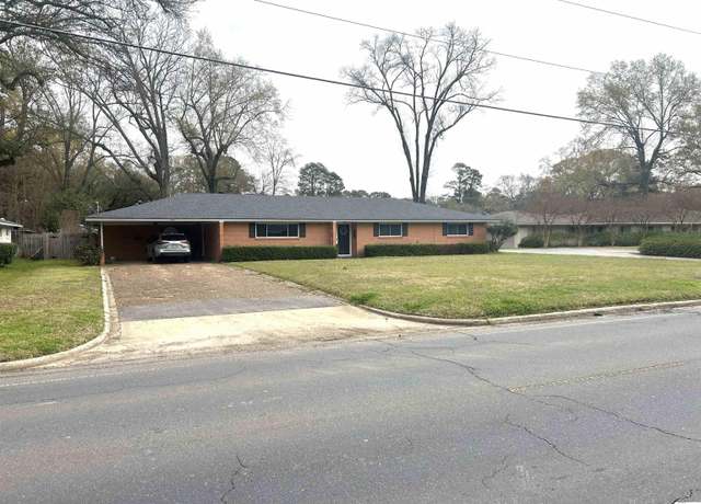 Property at 1702 Park Ave, Monroe, LA 71201, 3 beds, 2 baths