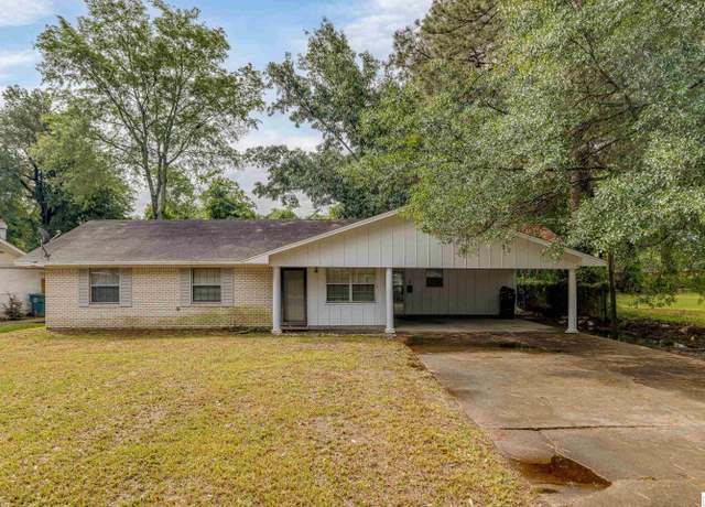 Property at 1102 Auburn Ave, Monroe, LA 71201, 3 beds, 2 baths