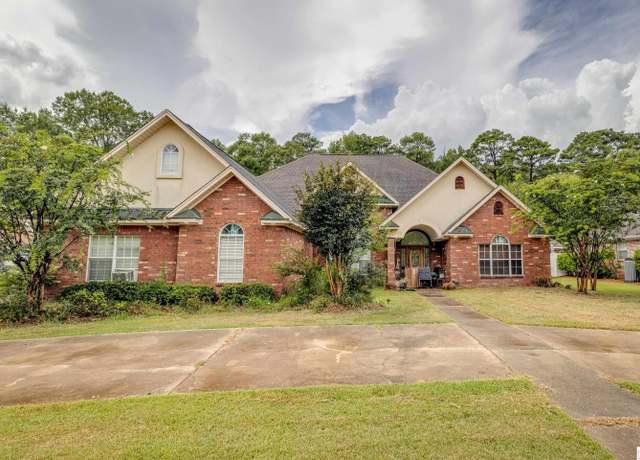 Property at 105 Sam Dr, West Monroe, LA 71291, 5 beds, 3.5 baths
