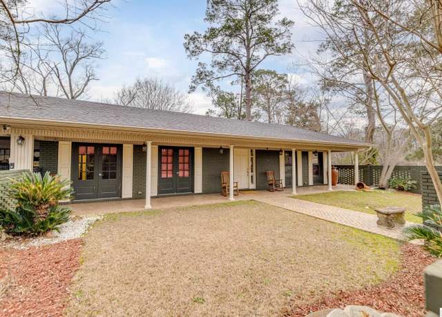 Property at 2025 Hicks St, West Monroe, LA 71291, 4 beds, 3.5 baths