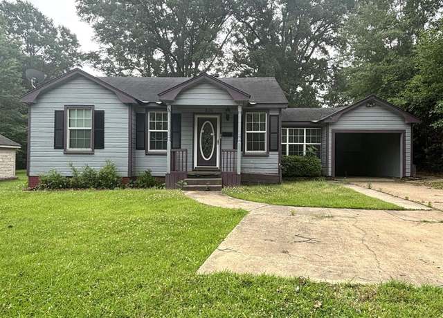 Property at 806 Eastland Ave, Ruston, LA 71270, 3 beds, 2 baths