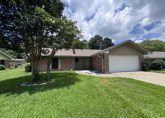 Property at 123 Northwood Cir, West Monroe, LA 71291, 3 beds, 2 baths