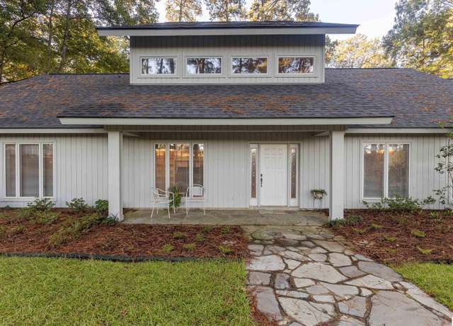 Property at 2220 S Vienna St, Ruston, LA 71270, 4 beds, 2.5 baths