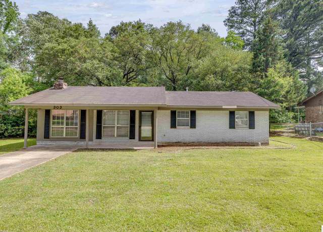Property at 303 Paula Dr, West Monroe, LA 71291, 2 beds, 2 baths