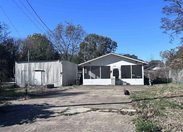 Property at 703 Hood St, Bastrop, LA 71220, 2 beds, 1 bath